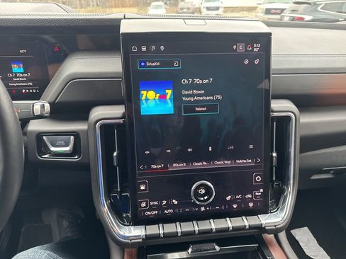 Used 2025 GMC Yukon XL Denali image 14