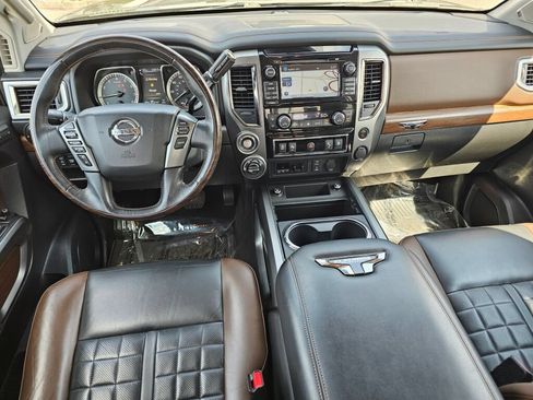 Used 2018 Nissan Titan Platinum Reserve w/ Platinum Utility Package AWD/4WD image 14