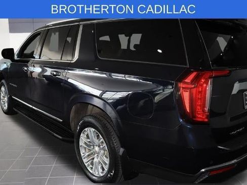 Used 2023 GMC Yukon XL SLT AWD/4WD image 3