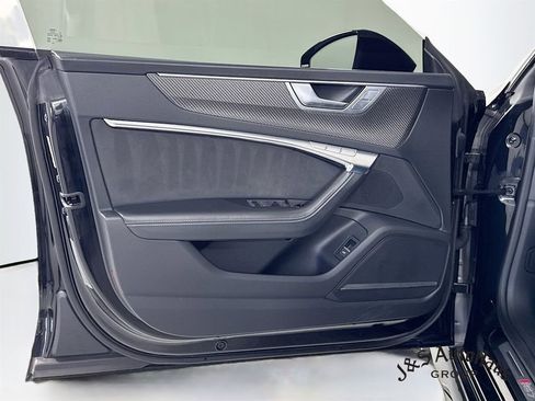 Used 2022 Audi RS 7 Sportback AWD/4WD image 23
