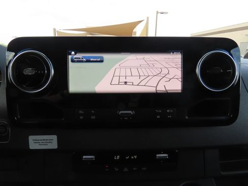 Used 2025 Mercedes-Benz Sprinter 2500 image 16