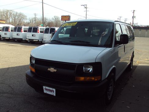 Used 2013 Chevrolet Express 1500 LS image 4
