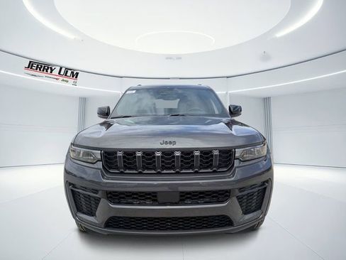New 2026 Jeep Grand Cherokee L 2WD image 8
