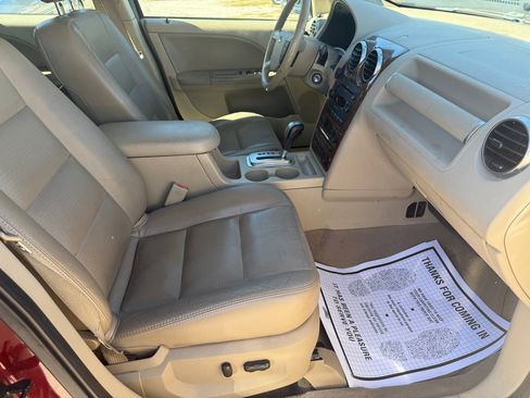Used 2006 Ford Freestyle Limited image 13