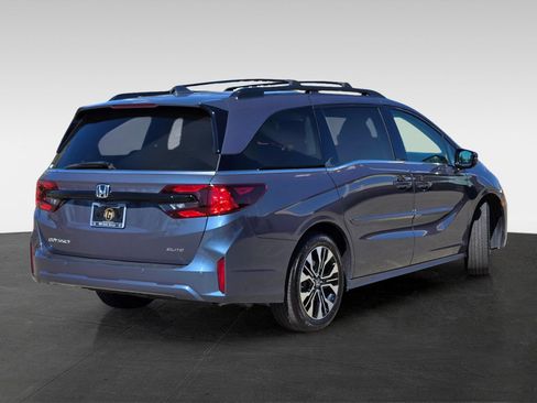 Used 2025 Honda Odyssey Elite image 4