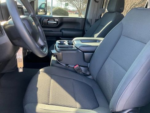Used 2022 Chevrolet Silverado 2500 Custom image 5