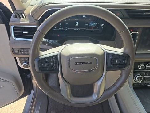 Used 2022 GMC Yukon Denali AWD/4WD image 7