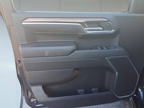 Used 2024 Chevrolet Silverado 1500 LT image 9