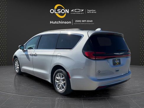Used 2022 Chrysler Pacifica Touring-L FWD image 10