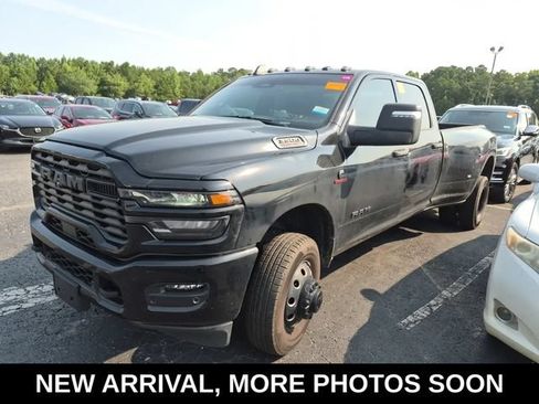 Used 2025 RAM 3500 Big Horn AWD/4WD image 1