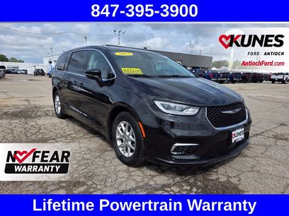 Used 2023 Chrysler Pacifica Touring-L