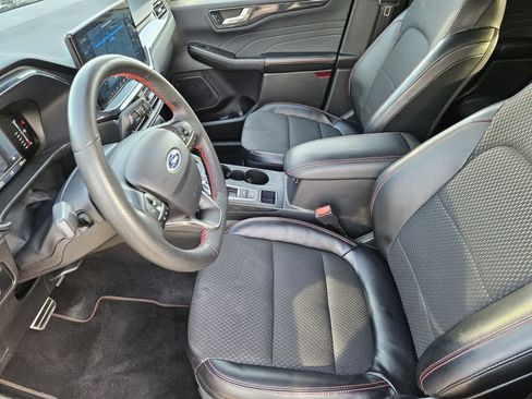 Used 2023 Ford Escape ST-Line w/ Tech Pack #1 FWD image 11