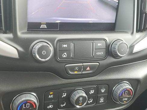 Used 2024 GMC Terrain SLT FWD image 27