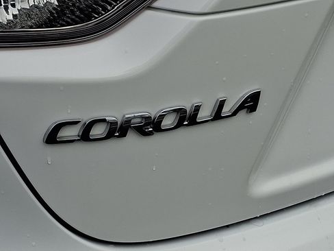 Certified 2025 Toyota Corolla SE image 29