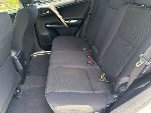 Used 2018 Toyota RAV4 XLE image 7