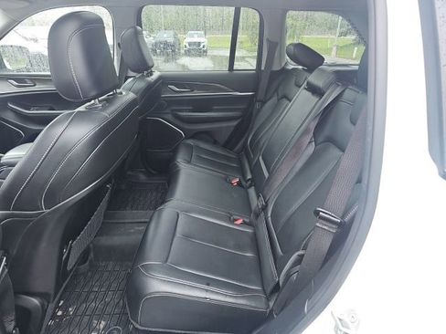 Used 2023 Jeep Grand Cherokee 4WD 4xe image 8