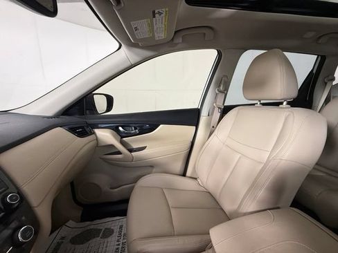 Used 2018 Nissan Rogue SL w/ Premium Package FWD image 19