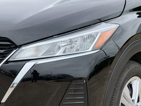 Certified 2025 Nissan Kicks Play S image 5