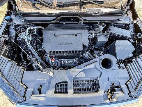 New 2025 Honda Pilot Touring image 14