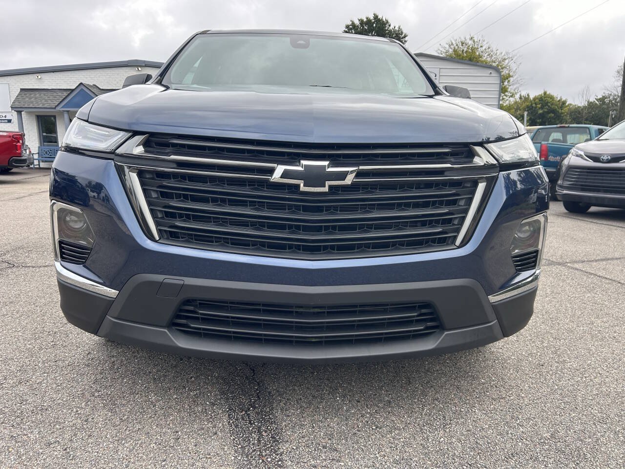 Used 2023 Chevrolet Traverse LS w/ Midnight/Sport Edition FWD image 24