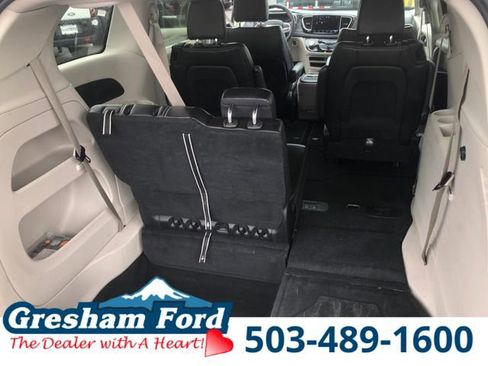 Used 2023 Chrysler Pacifica Touring-L FWD image 26