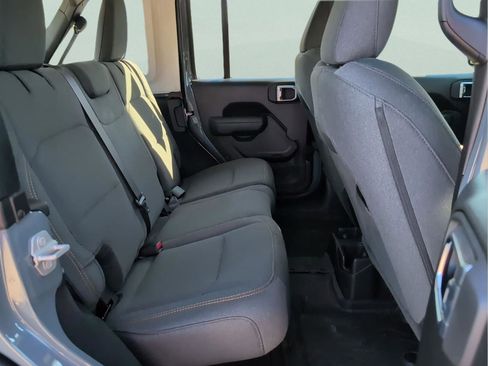 Certified 2025 Jeep Wrangler Sport image 33