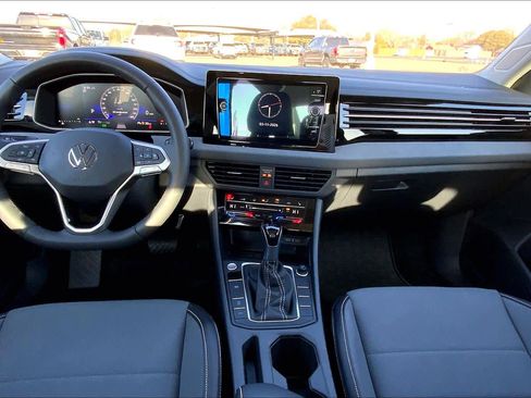 New 2026 Volkswagen Jetta SE FWD image 5