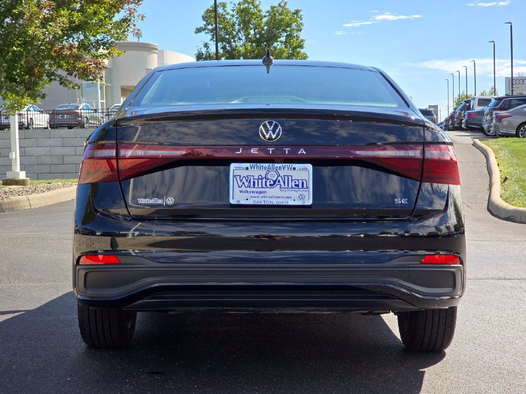 Used 2026 Volkswagen Jetta SE FWD image 21