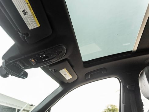 Certified 2025 Porsche Cayenne image 22