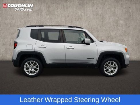 Used 2019 Jeep Renegade Latitude w/ Cold Weather Group image 10