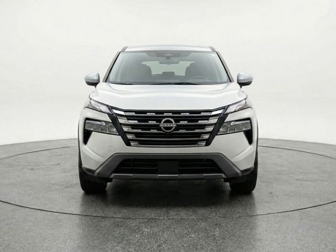 Used 2025 Nissan Rogue SV FWD image 2