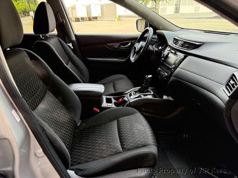 Used 2018 Nissan Rogue SV FWD image 10