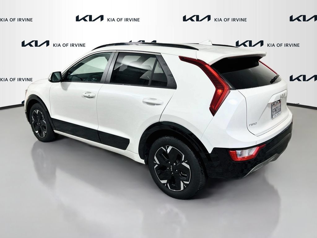 Certified 2024 Kia Niro Wind FWD image 6