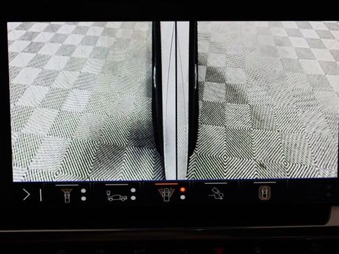 Used 2024 GMC Sierra 2500 SLT w/ SLT Convenience Package image 38