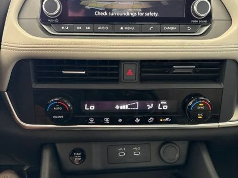 Used 2025 Nissan Rogue SV AWD/4WD image 10