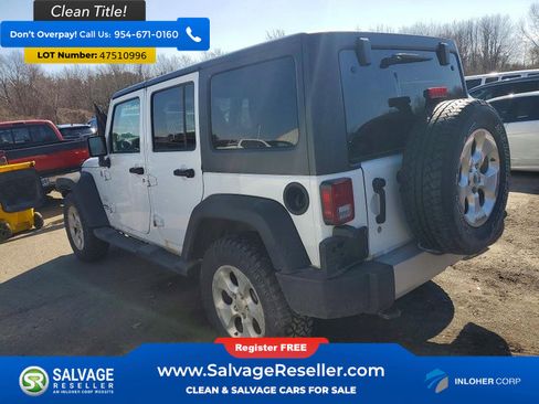 Used 2015 Jeep Wrangler Unlimited Sahara w/ Connectivity Group image 3