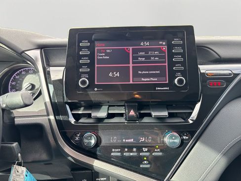 Used 2022 Toyota Camry SE FWD image 18