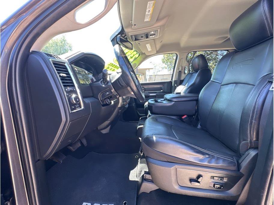 Used 2018 RAM 1500 Laramie w/ Convenience Group AWD/4WD image 14