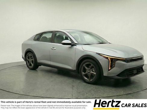 Used 2025 Kia K4 LXS image 1