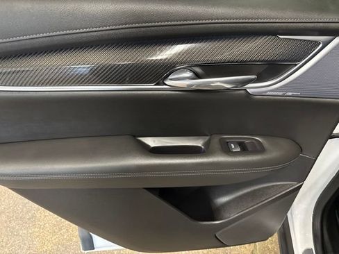 Used 2024 Cadillac XT6 Sport w/ LPO, Onyx Lite Package AWD/4WD image 21