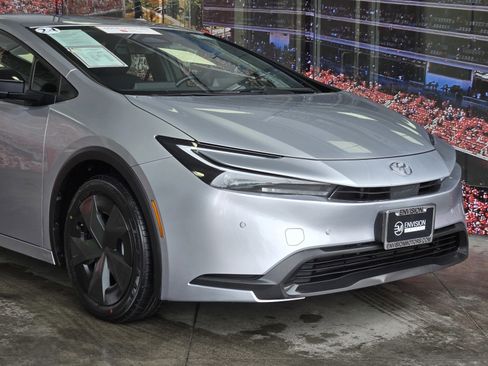 Certified 2024 Toyota Prius LE image 2