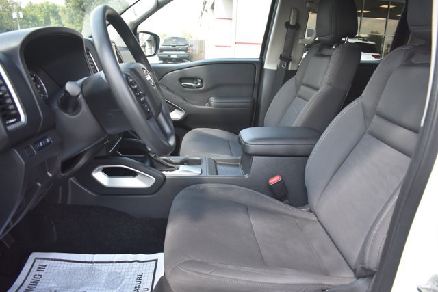 Used 2024 Nissan Frontier SV RWD image 15