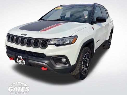 Used 2024 Jeep Compass Trailhawk AWD/4WD image 5