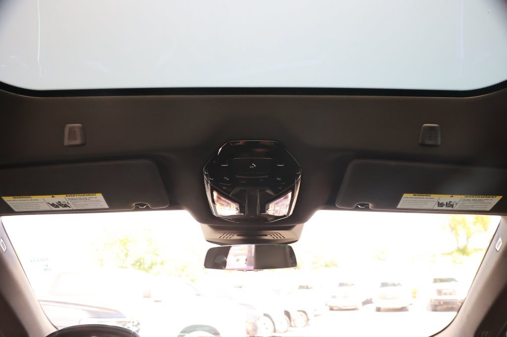 Used 2025 BMW iX xDrive50 AWD/4WD image 31