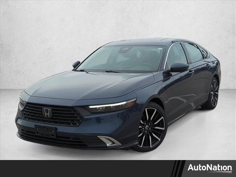 Used 2023 Honda Accord Touring image 1