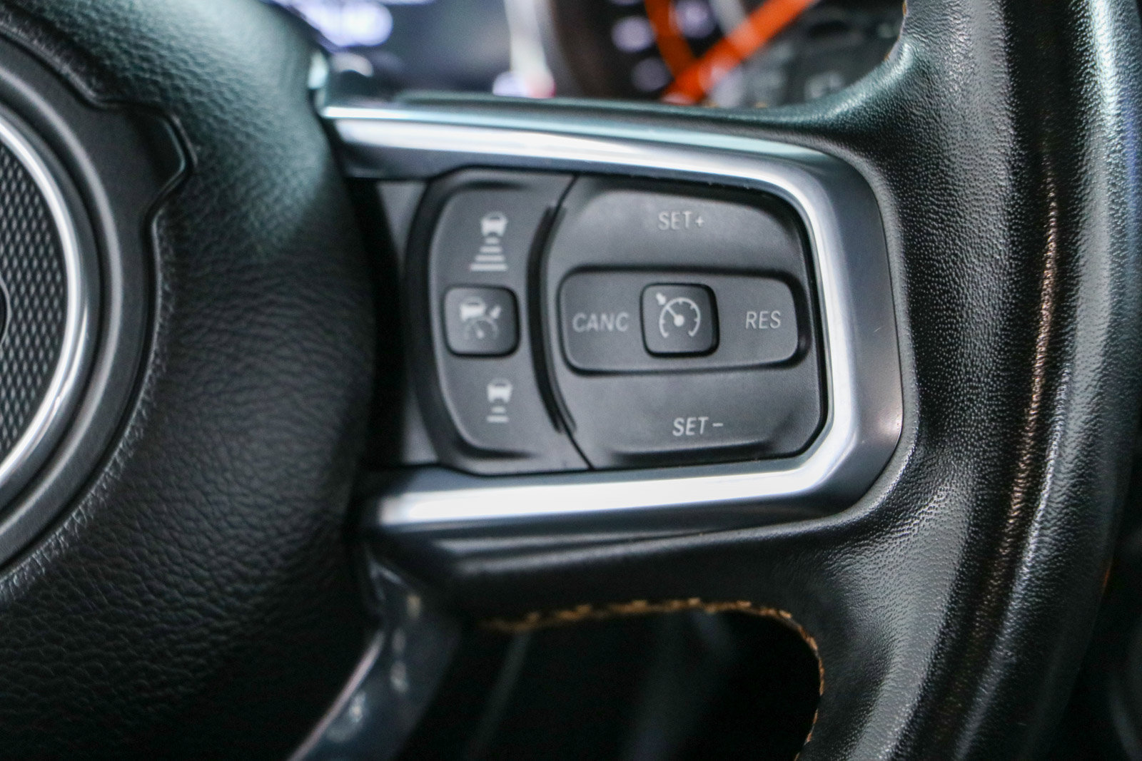 Used 2023 Jeep Wrangler Unlimited Sahara AWD/4WD image 16