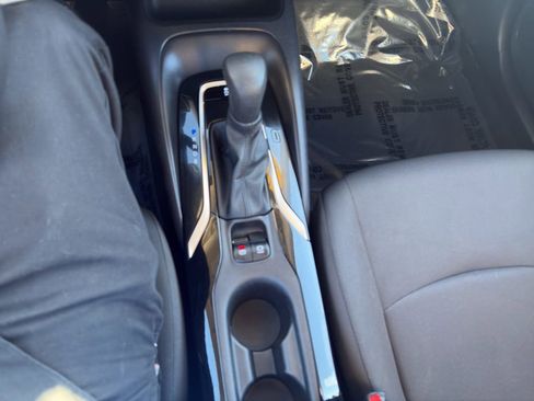 Used 2022 Toyota Corolla LE image 10