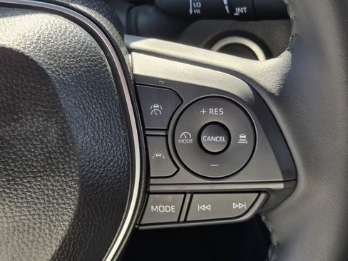 Certified 2025 Toyota Corolla SE w/ Convenience Package image 22