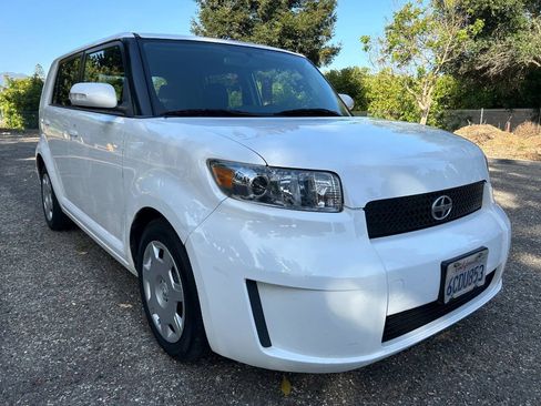 Used 2008 Scion xB FWD image 8