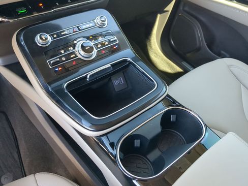 Used 2023 Lincoln Nautilus AWD w/ Premium Package image 20